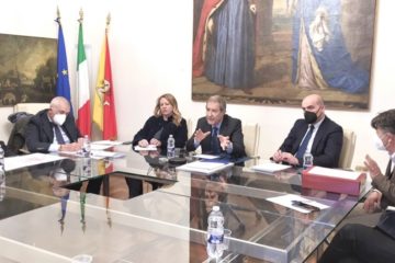 Ravanusa, riunione della Protezione civile regionale sulla ricostruzione dell’area dell’esplosione con l’On. Giusi Savarino e il Presidente Musumeci 