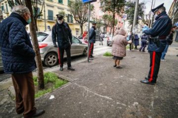 Giovane di Agrigento aggredito da un marocchino per rapina a Napoli, salvato dai carabinieri 