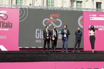 Giro d’Italia, Musumeci: «Impegno dei campioni del ciclismo esempio per costruire il futuro»