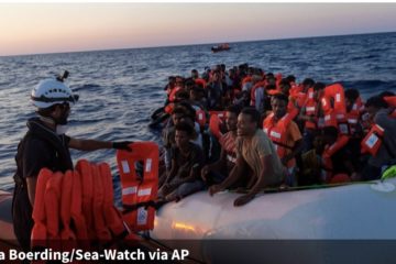 A Lampedusa 10 sbarchi nella notte: arrivati 580 migranti, hotspot in ginocchio 