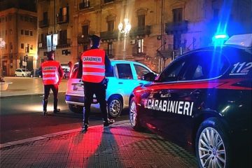 Carabinieri Gela, controllo del territorio: rinvenuti coltelli e droga