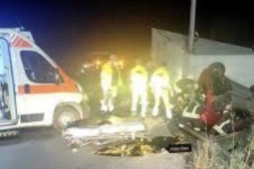 Minicar si ribalta finendo contro un muro: morto 15enne di Adrano