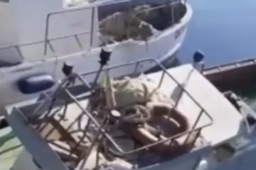 Peschereccio affonda nel porto di Licata