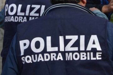 Caltanissetta, tentata rapina a un negoziante: quattro arresti