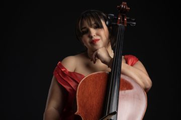 Il Canto del Violoncello: la nissena Eliana Miraglia torna in città per un concerto che spazia tra la musica ebraica e le più amate arie d’opera italiane