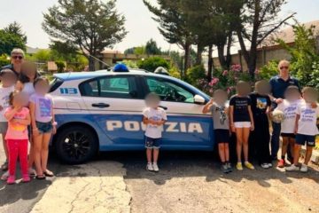Caltanissetta, rischi e pericoli della rete: Polizia Postale incontra i bambini de “La Casa del Sorriso Onlus”