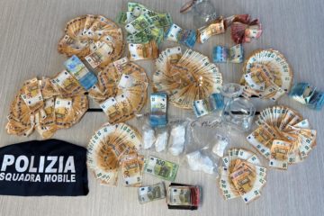 Caltanissetta, mezzo chilo di cocaina e 75mila euro in contanti: arrestato per traffico di stupefacenti
