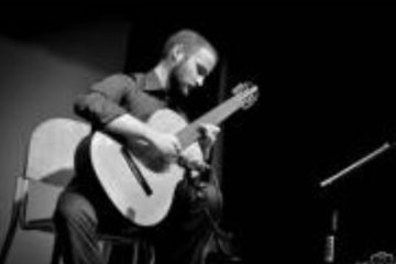 Caltanissetta, “Amici della Musica”: recitar del chitarrista Simone Fiaccabrino