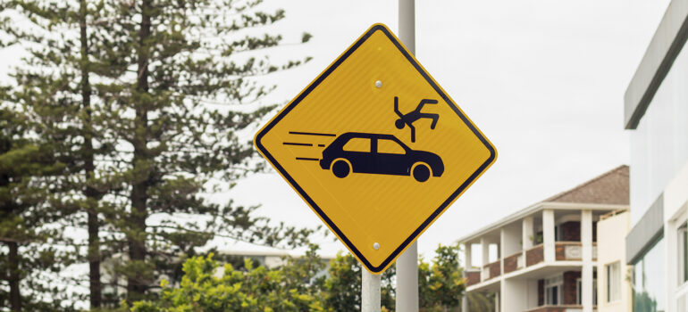 Agira, giovane investita da un’auto e indagini su un possibile gesto volontario